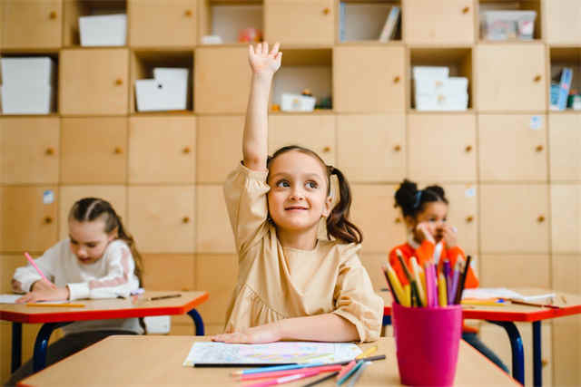 英国私校留学一年30万够不够